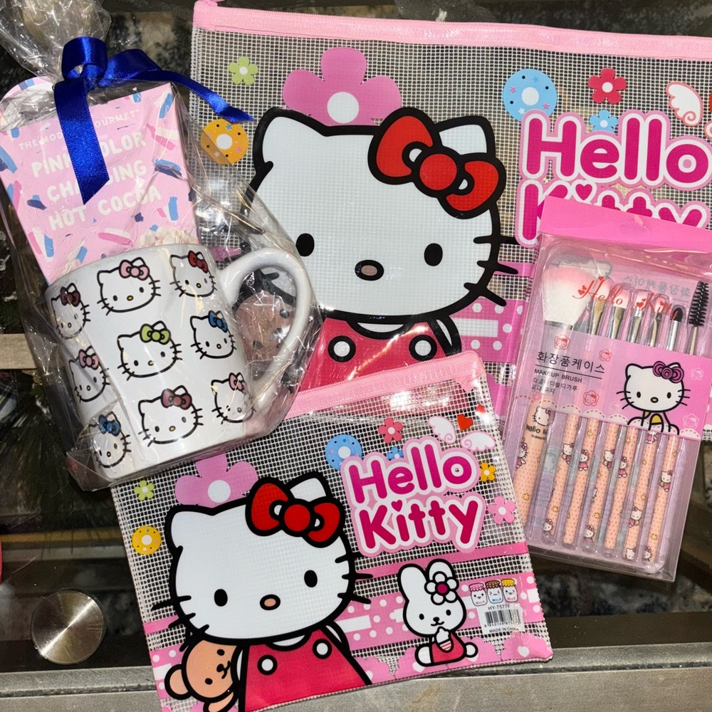 Hello Kitty stationery bag pencil case makeup brush ceramic mug holiday gift set